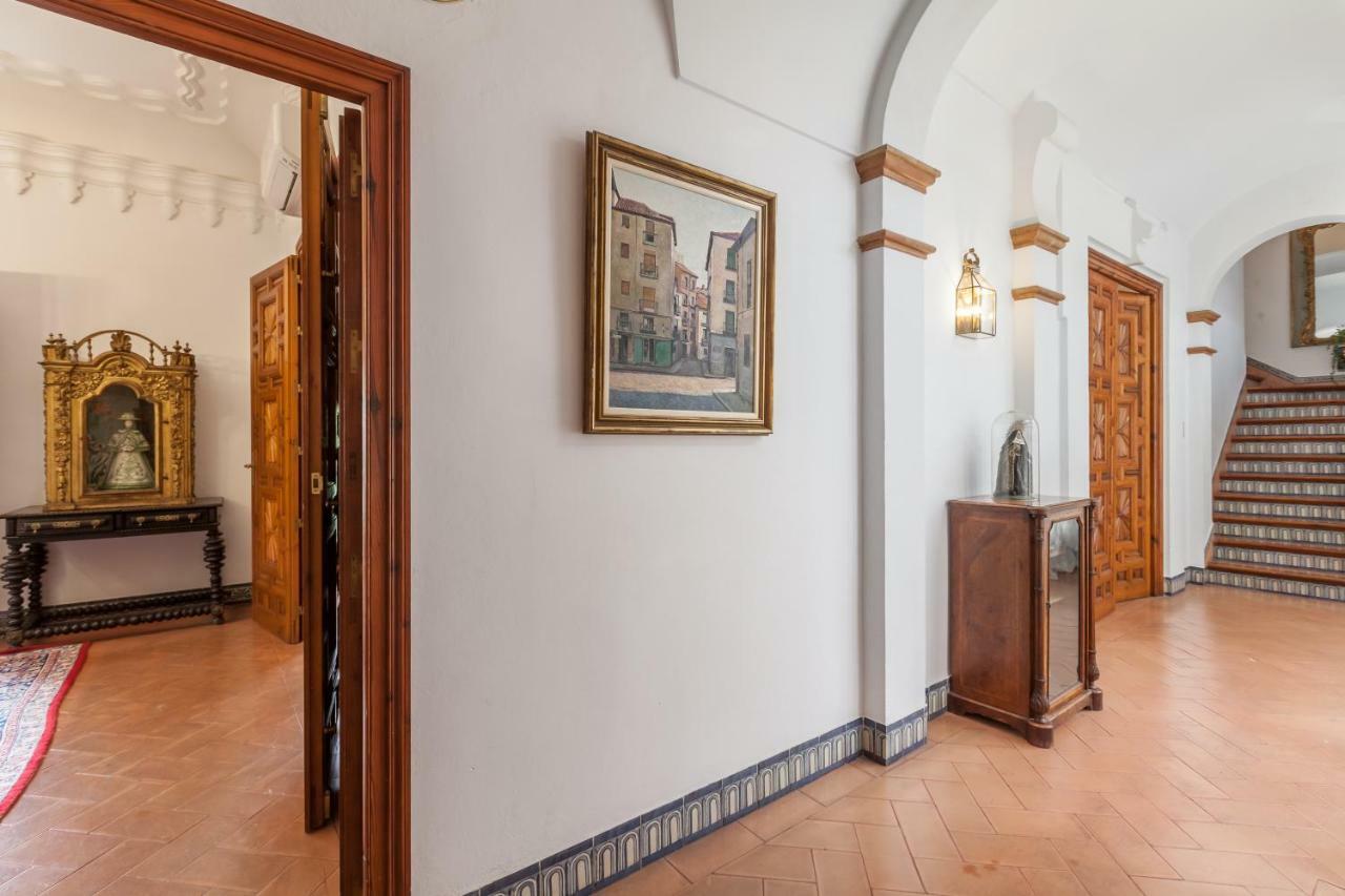 Villa Elvira, Exclusive Pool And Gardens In The Heart Of Sevilla Exteriér fotografie